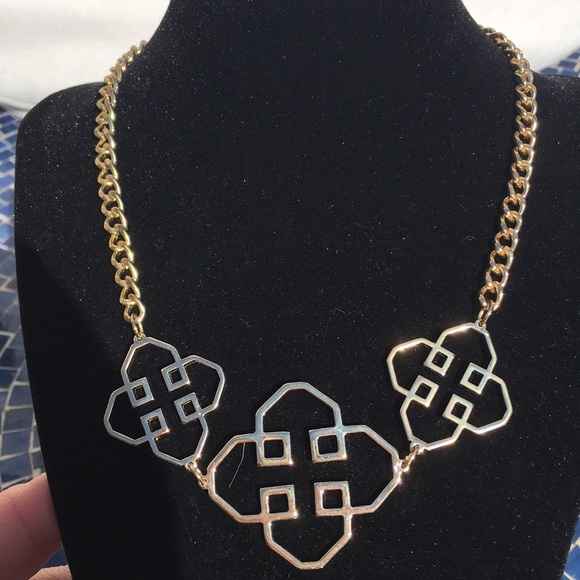 Gold statement piece necklace - Picture 6 of 6